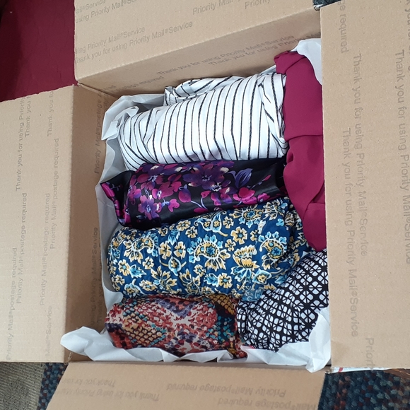 Tops Blouse (14 pieces) asst - Picture 8 of 8